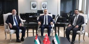 الاجتماع الثلاثي في أنقرة: دعم لدمشق ومطالبات برفع العقوبات ومواجهة العدوان الإسرائيلي