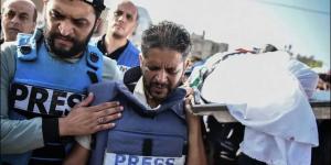 الحقيقة في مرمى النار .. الإعلام في غزة بين الاستهداف العسكري والحصار الرقمي
