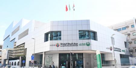 شرطة دبي تفاجئ صاحب محل بالقبض على عصابة سرقته «دون أن يعلم»