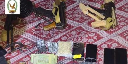 القبض على عصابة مخدرات بعد اشتباكات مسلحة في الغيضة.. وهذا ما عثر عليه بحوزتها