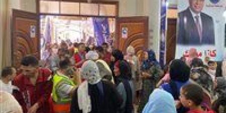 الكشف على 800 مريض في قافلة طبية مجانية بالشرقية