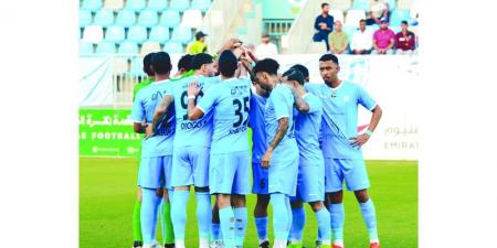 «نقطة» تفصل دبا والظفرة عن دوري المحترفين