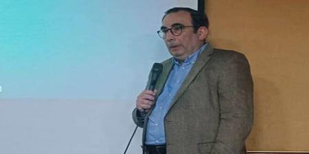 مسيرة 40 عاماً مع التراث والعمارة.. الدكتور عبد الرزاق معاذ يوجز مسيرته لأساتذة وطلاب هندسة العمارة