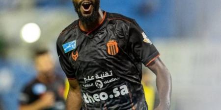 في سيناريو مثير .. الرياض يقلب الطاولة على الخليج وينتصر بثنائية