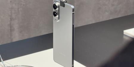 بـ 1219 دولارًا..سامسونغ تكشف رسميًا عن هاتفها Galaxy S25 Edge