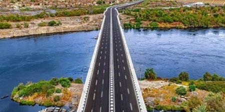 النقل المصرية تكشف حقيقة حدوث انهيار جزئي في محور بديل خزان أسوان