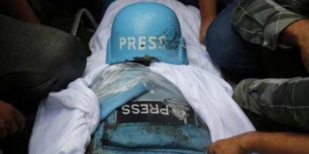 "الجزيرة": مقتل صحفي وعدد من أفراد عائلته في قصف إسرائيلي على منزله في خان يونس