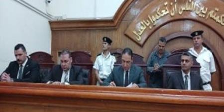 المشدد 10 سنوات والعزل من الوظيفة ل 9 مهتمين بحادث قطار الزقازيق