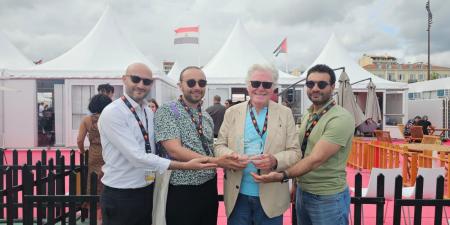 جناح مهرجان القاهرةالسينمائي يفوز بجائزةأفضل جناح في سوق كان السينمائي