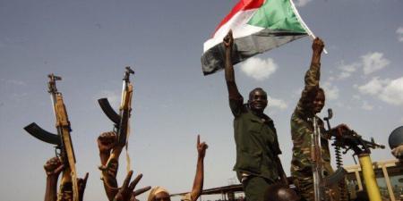السودان.. تصعيد عسكري وأزمة إنسانية خانقة في دارفور.. والاتحاد الإفريقي يحذر من تداعيات كارثية