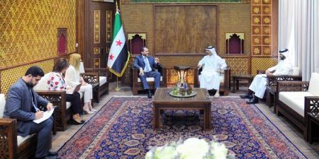 وزير السياحة يناقش مع القائم بأعمال السفارة القطرية تعزيز التعاون ‏السياحي المشترك بين البلدين