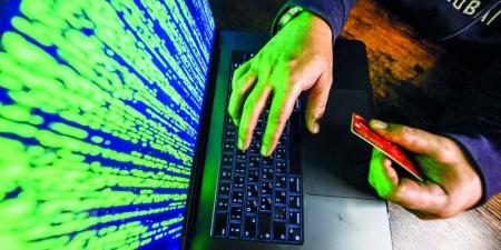 «الإمارات لحماية المستهلك» تُحذّر من عروض احتيال عبر الإنترنت بـ «أسعار لا تعكس الواقع»