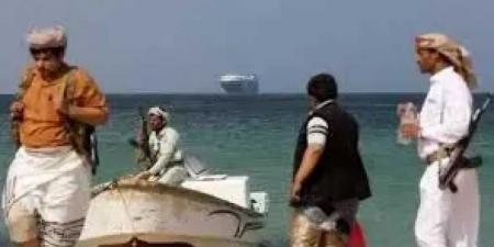 الحوثي تُعلن فرض حظر بحري على هذه المدينة