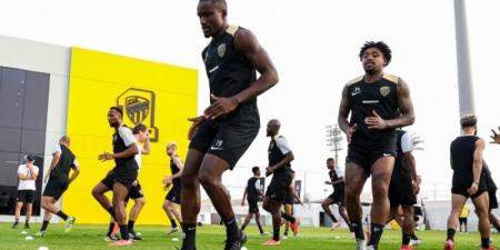 الاتحاد يحل ضيفاً على الشباب في افتتاح الجولة 33.. اليوم