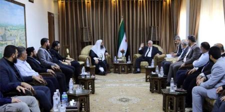 وزير الأوقاف يبحث تطوير أداء مديرية أوقاف حلب في اجتماع مع كادرها