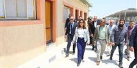 وزيرة التنمية المحلية تتفقد مشروعات المواقف والأسواق.. وتوجه بسرعة تشغيل «حياة كريمة»