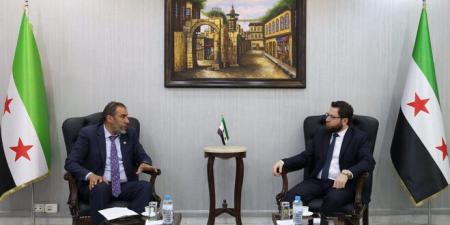 وزير التنمية الإدارية يبحث مع رئيس الاتحاد العام لنقابات العمال سبل تطوير أداء العمال وفق متطلبات المرحلة