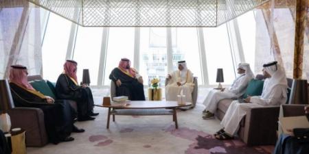 الإبراهيم يناقش مع وزير المالية القطري تعزيز التعاون الاقتصادي