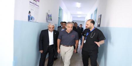 رئيس الوزراء يتفقد عددا من المرافق في منطقة وادي عربة ضمن جولاته الميدانية