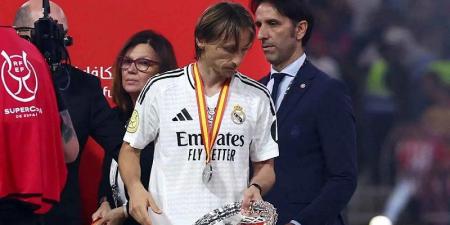لوكا مودريتش يودّع ريال مدريد برسالة عاطفية مؤثرة