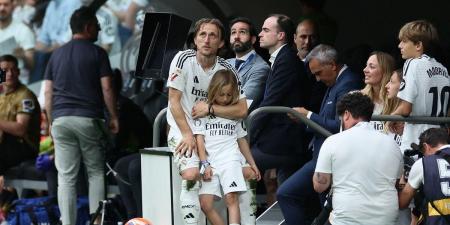 مودريتش مودعًا جماهير ريال مدريد: لقد حانت اللحظة التي لم أتمناها