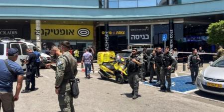 وسائل إعلام إسرائيلية: إصابة جندي وإطلاق نار على شاب بعد الاشتباه بعملية طعن في كريات أربع