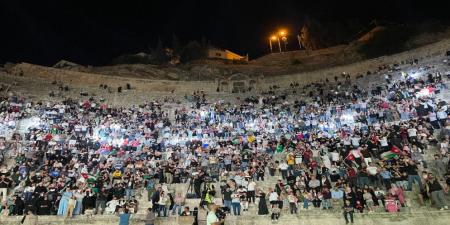 الألعاب النارية تزين سماء المملكة الليلة احتفالا بعيد الاستقلال الـ 79