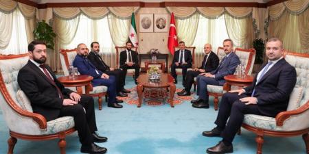 الرئيس الشرع يترأس وفداً سوريّاً رفيع المستوى في مباحثات مع الجانب التركي حول تعزيز التعاون الثنائي في مختلف المجالات