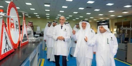 وزير المواصلات البحريني يزور المركز السعودي لأبحاث الطرق ومعدات المسح والتقييم
