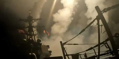 روسيا تُعلن إجلاء طاقم ناقلة ”سفن بيرلز” بعد إصابتهم في غارة أمريكية على ميناء رأس عيسى