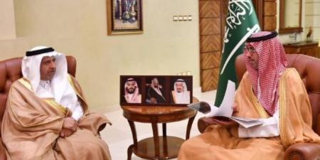 مُحافظ جدَّة يستعرض خطط منظومة النقل