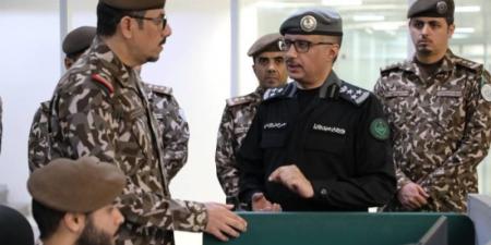 قائد الأمن البيئي يزور مركز (911) بمنطقة مكة