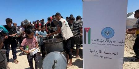 الحملة الأردنية و"الهيئة الخيرية" توزعان وجبات في جنوب غزة