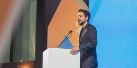 ولي العهد: منصة تجمع الشباب بصناع القرار