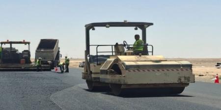 وزير الأشغال يتفقد مشاريع طرق استراتيجية في معان والعقبة