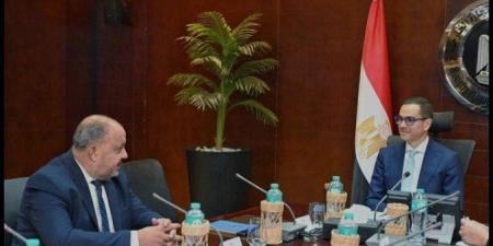 وزير الاستثمار يبحث مع ممثلى قطاع القطن سبل دعم الزراعة والتصدير