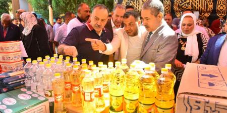 محافظ أسيوط يفتتح معرض "اليوم الواحد" لتوفير السلع بأسعار مخفضة