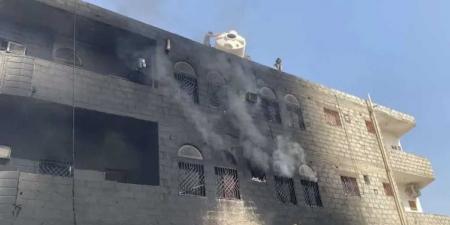 حريق مروع يلتهم عمارة سكنية في شبوة وسط حالة من الذعر بين السكان