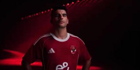 ممر شرفي من لاعبو الأهلي للترحيب بـ زيزو