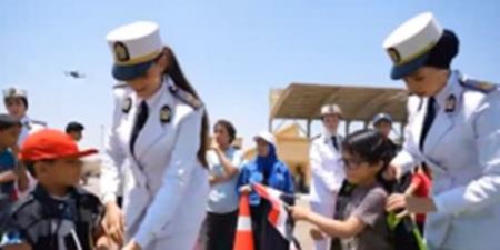 وزارة الداخلية تحتفل مع الأطفال الأيتام بعيد الأضحى المبارك وتوزع الهدايا عليهم