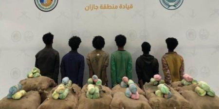 ضبط 6 أشخاص لمحاولتهم تهريب كمية من نبات القات المخدر بمنطقة جازان