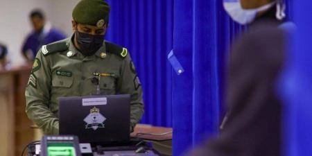 السعودية.. الجوازات تستخدم الخدمات الإلكترونية المتنقلة للتحقق من هوية التائهين والمنوَّمين