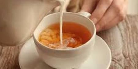 أضرار الإفراط في شرب الشاي بالحليب