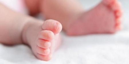 والدان يعرضان طفلة عمرها 4 أشهر للبيع في العراق