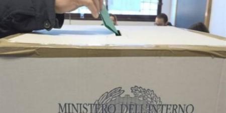 الإيطاليون يصوتون على استفتاءات حول الهجرة وقانون العمل