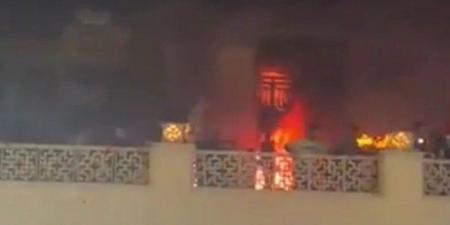 حريق ضخم في السوق القديم بمدينة بندر عباس جنوب إيران (فيديو)