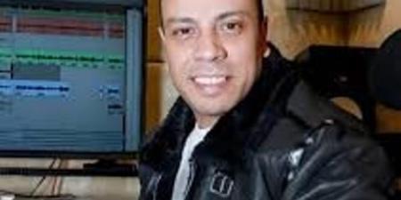 انتهاء صلاة الجنازة على الموزع الموسيقى نوار البحيري