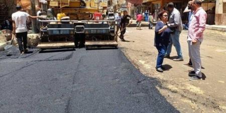 ضمن خطة الرصف.. محافظ المنيا يتابع تنفيذ مشروعات لتحسين الطرق بمركزي ملوى ومطاي