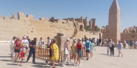 زحام بالكورنيش واحتفالات بالأندية والكافيهات تلفت الأنظار بالأقصر