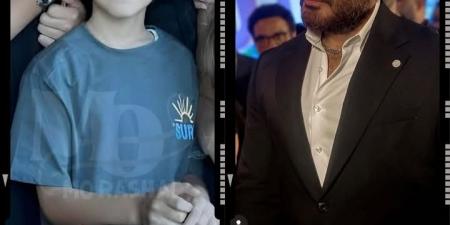 ابن الغالي.. رامي جمال يدعم آدم تامر حسني بعد تعرضه لوعكة صحية